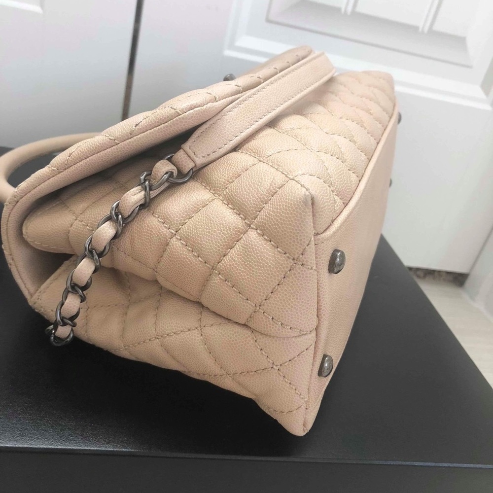 ⛔️❌SOLD❌⛔️ Authentic CHANEL coco bag - Picture 5 of 8